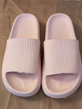 Women’s Slip-On Slide Sandals - Light Pink